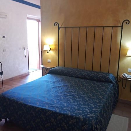 Il Borgo Dell'Ulivo Hotel Trevi Buitenkant foto