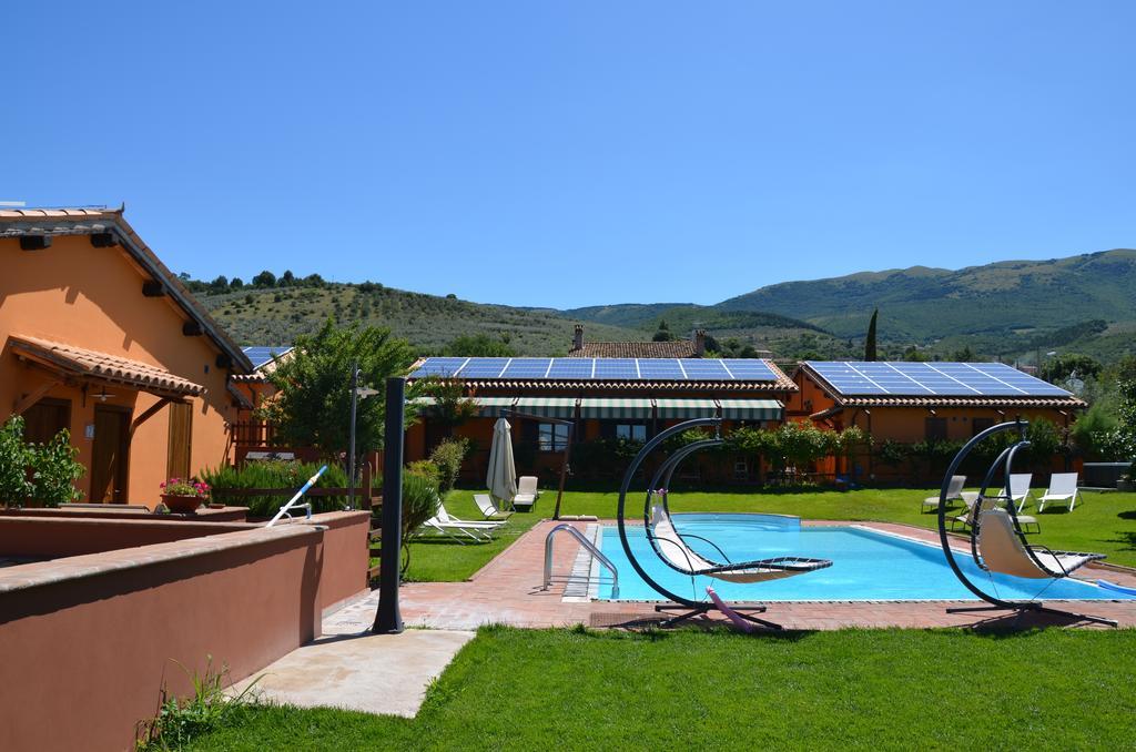 Il Borgo Dell'Ulivo Hotel Trevi Buitenkant foto