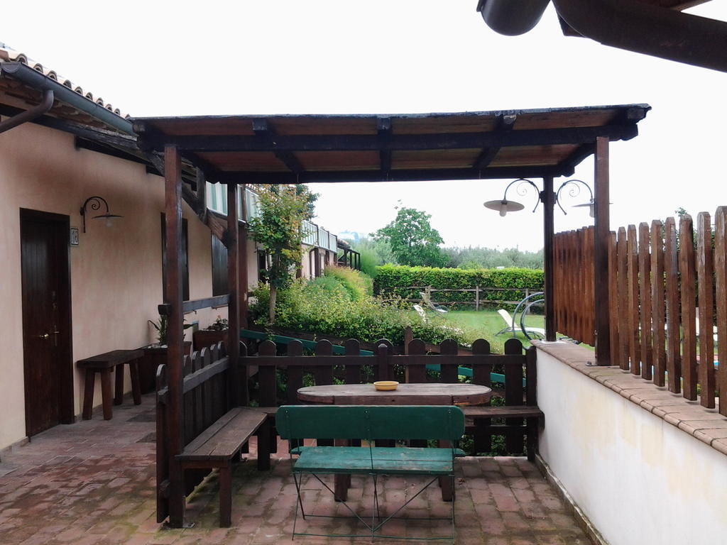 Il Borgo Dell'Ulivo Hotel Trevi Buitenkant foto