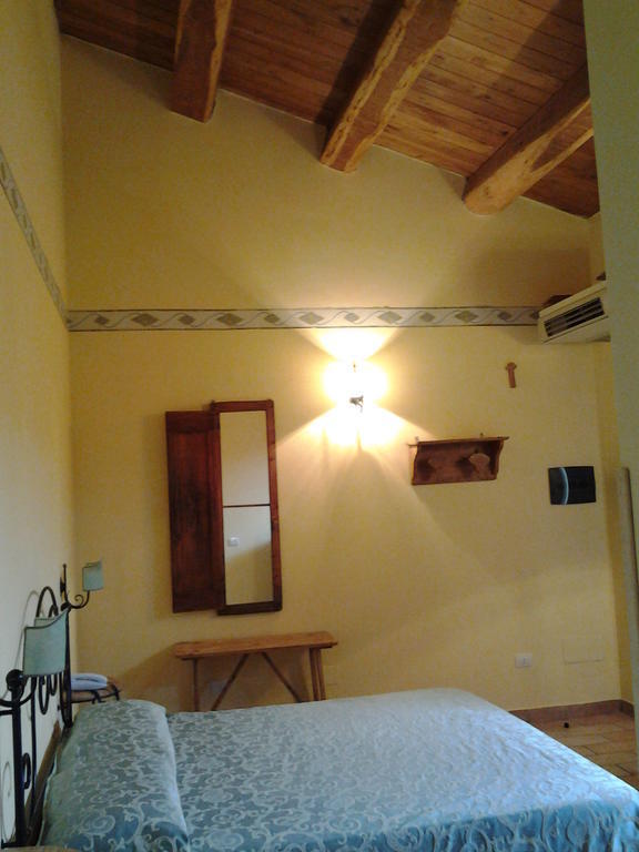 Il Borgo Dell'Ulivo Hotel Trevi Kamer foto