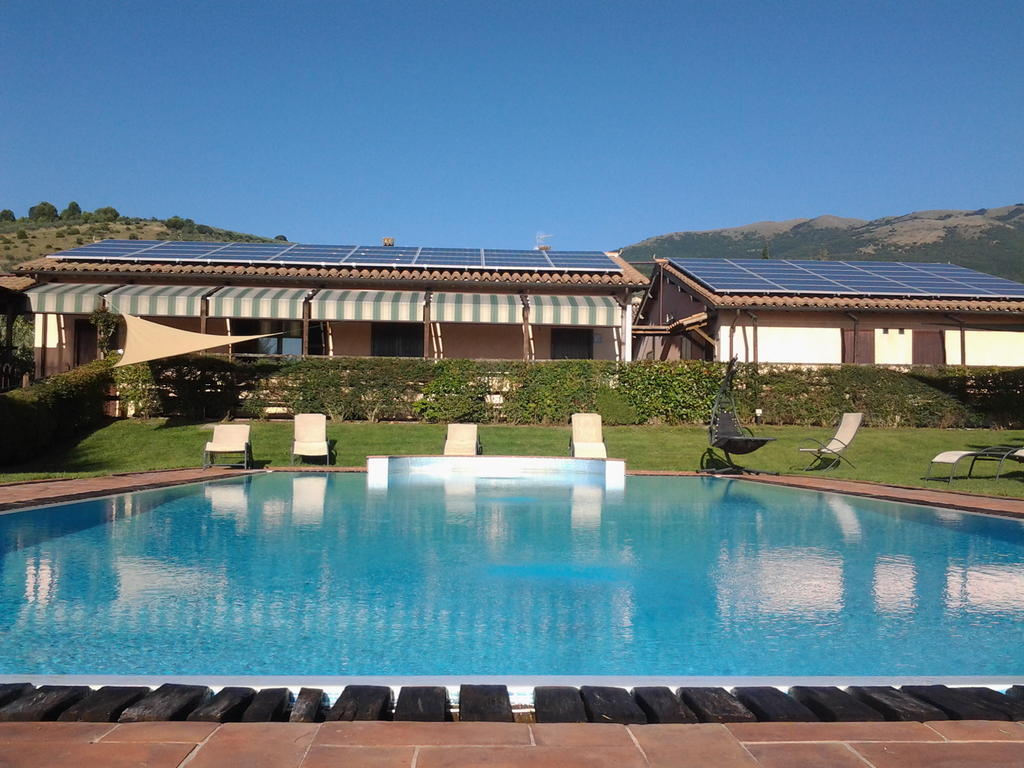 Il Borgo Dell'Ulivo Hotel Trevi Buitenkant foto